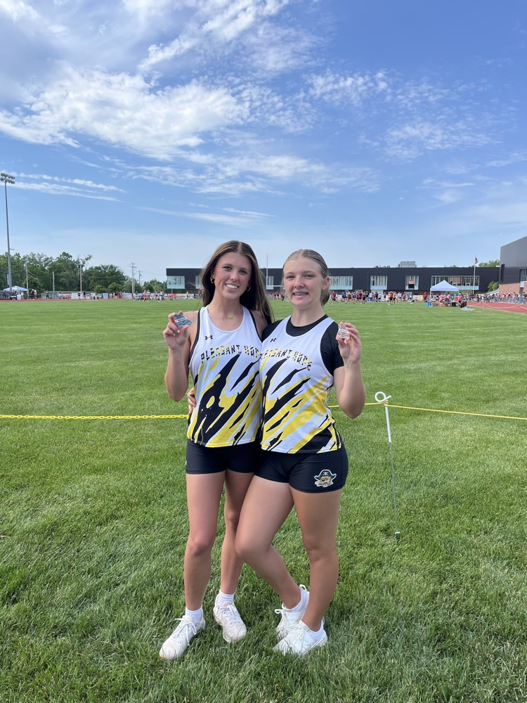 Both girls with their medals!