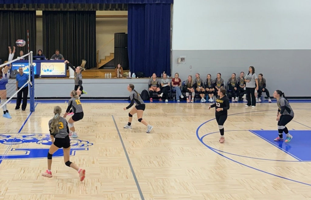 Varsity Volleyball at greenfield pic 2