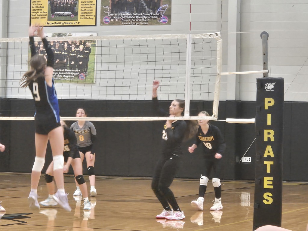 JV Volleyball in set 1