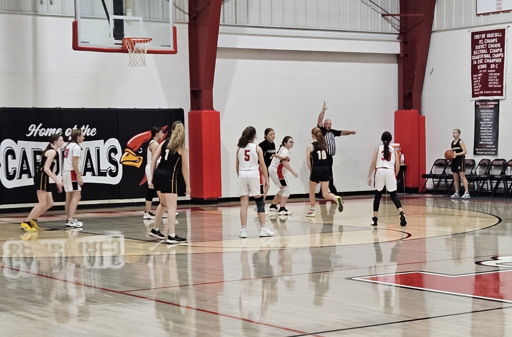 ms girls basketball throwing the ball in