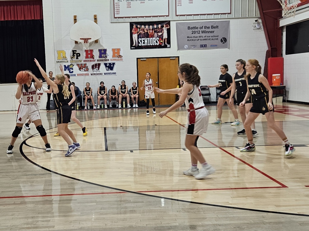 ms girls basketball playing defense