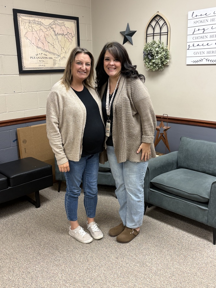👯‍♀️ Twin Day at PCMS! 👯‍♂️ Drugs are no match for us! 💪 Students and staff teamed up and twinned up to show their unity during Red Ribbon Week. ❤️ #TwinDay #RedRibbonWeek #PCMSProud