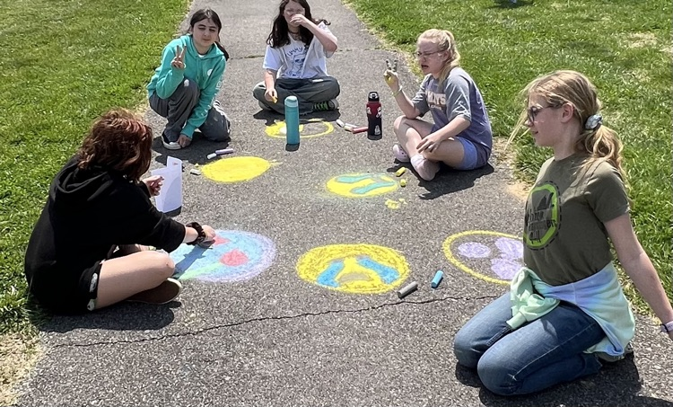 sidewalk chalk art class emoji design