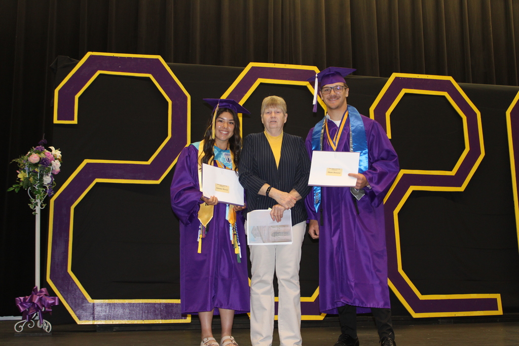 Delno Higgins Scholarship Autumn Mossor and Shane Deweese