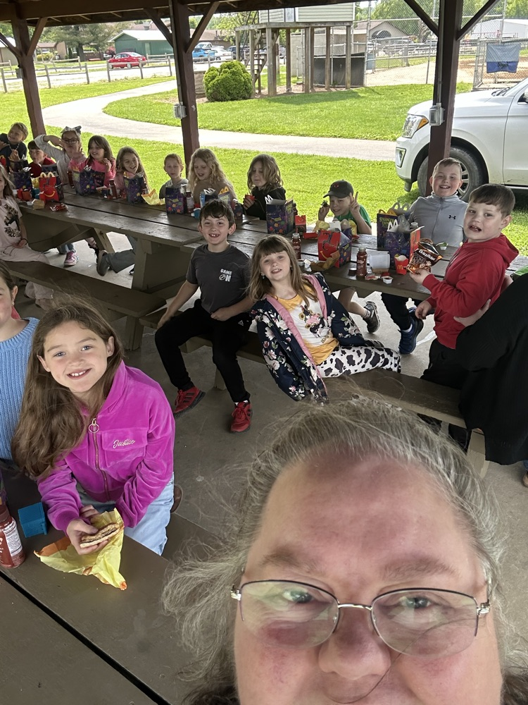 2nd grade picnic in the park with the principal