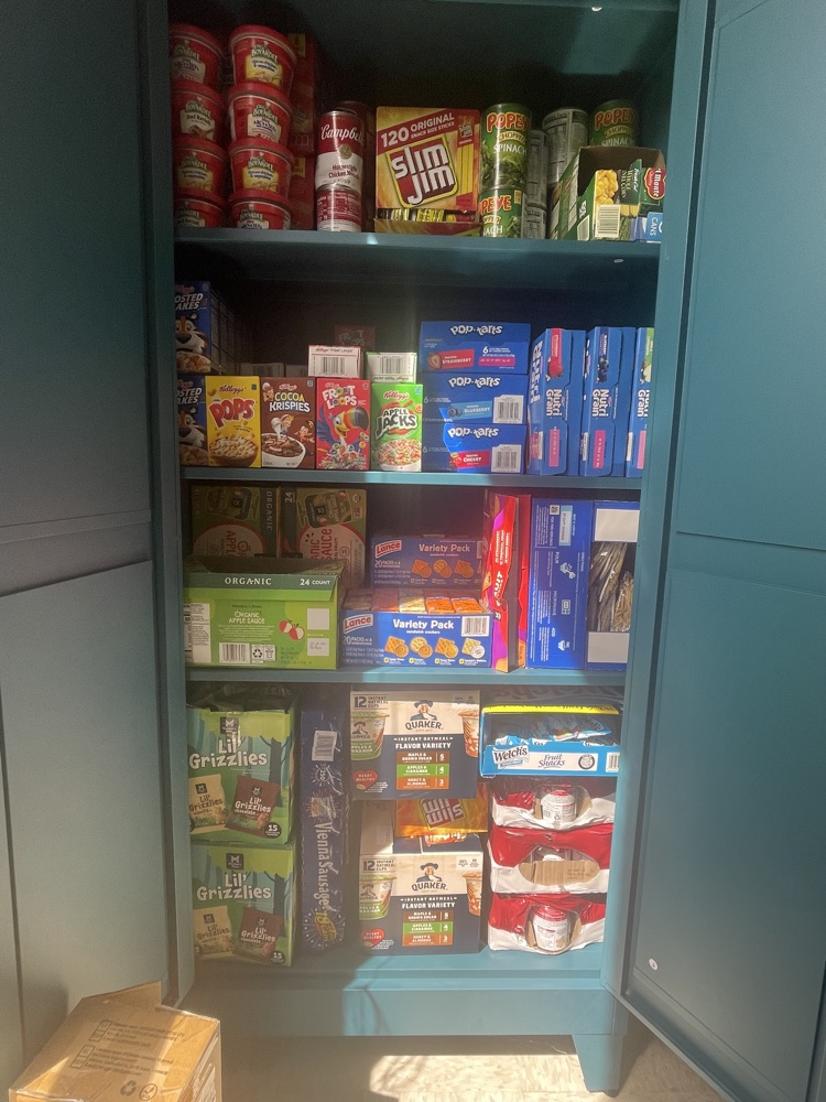 BES thanks VISTRA Pleasants Power Plant for a generous food donation to the BES Clothing Closet, which will support families throughout the school year.