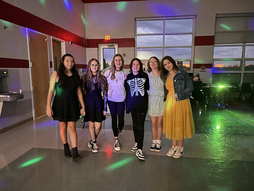 MS Halloween Dance 7-8 (3)