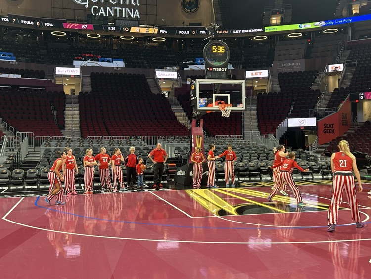 lady big red in Cleveland