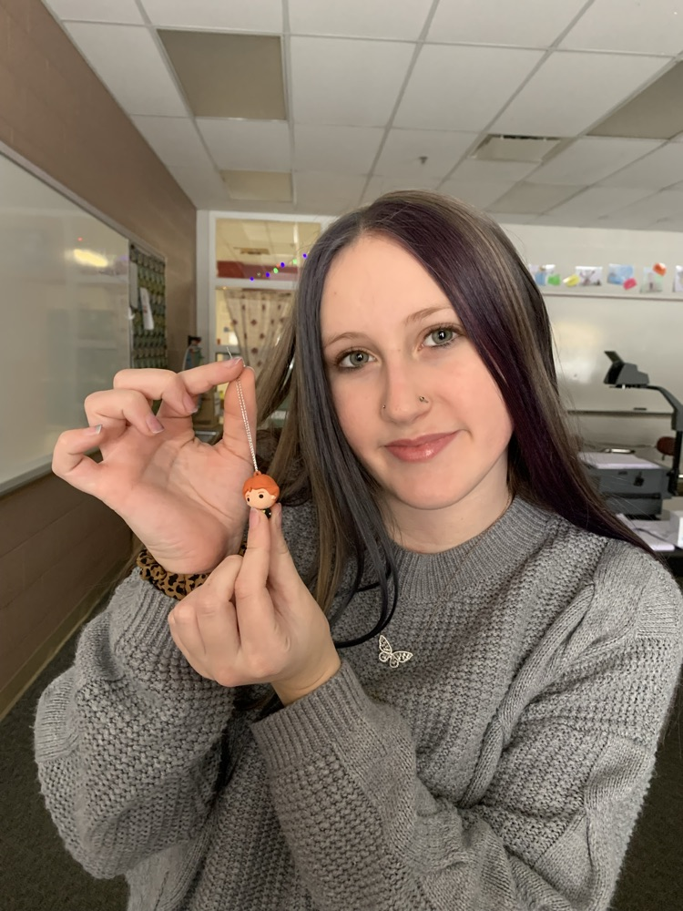 ornaments and students