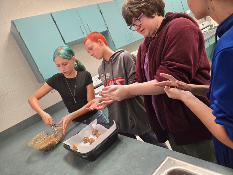 students making healthy snacks