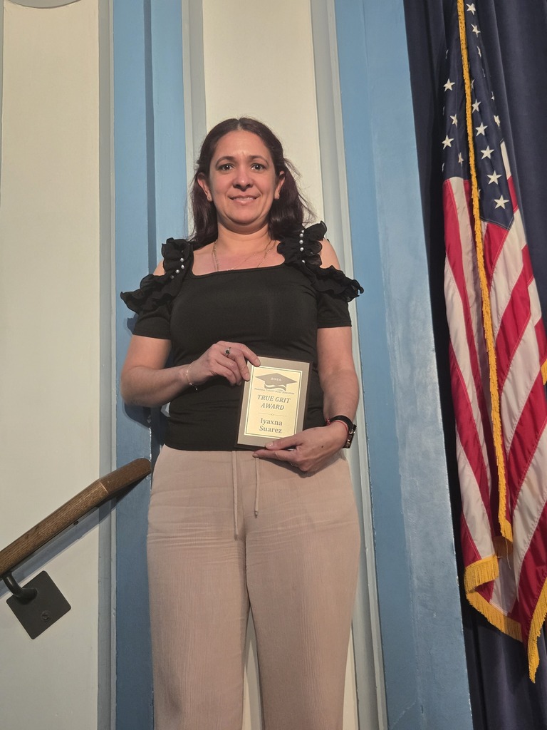 Iyaxna Suarez wins the True Grit award for our ESL classes.