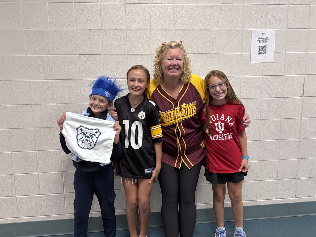 Mrs. T Dennie's class who participated in the Friday Spirit Day