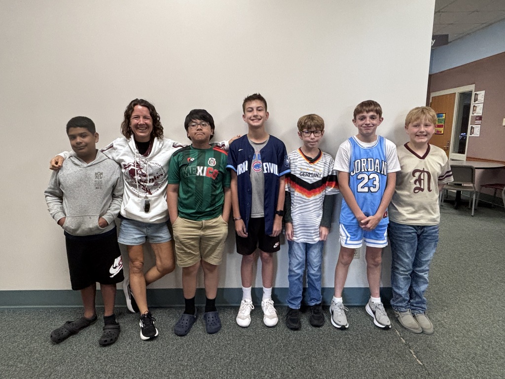 Mrs. C Dennie's class who participated in the Friday Spirit Day