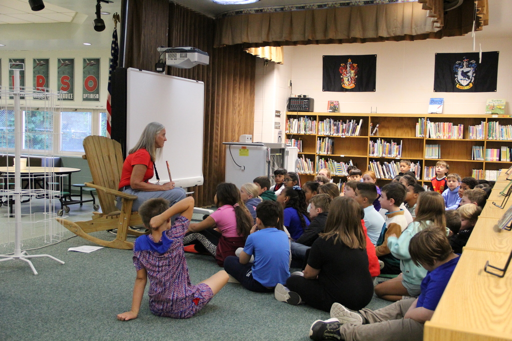 mrs tanner reading to 3rd grade