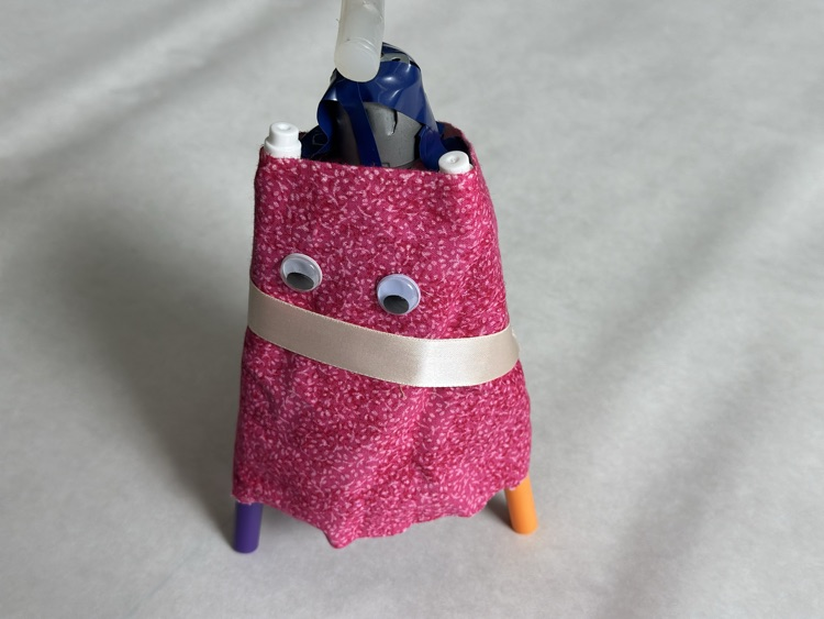 1st grade made art bots