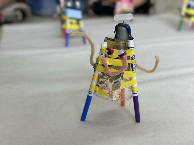 1st grade made art bots