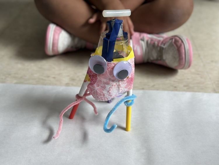 1st grade made art bots