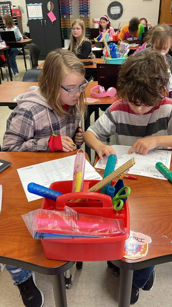 4th grade works on volcano research