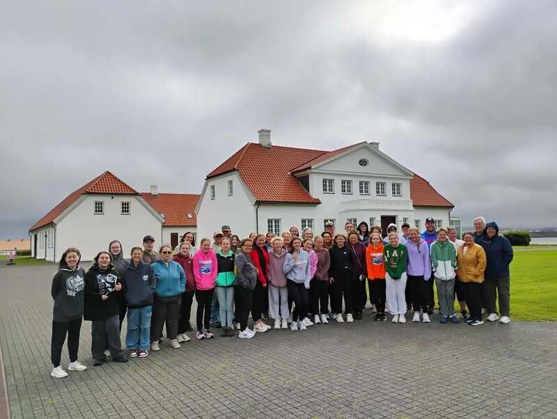 LArge group Arrive in iceland