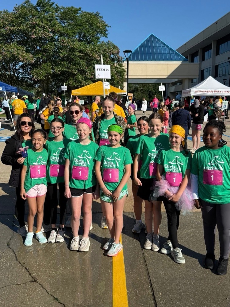 girls stem on the run