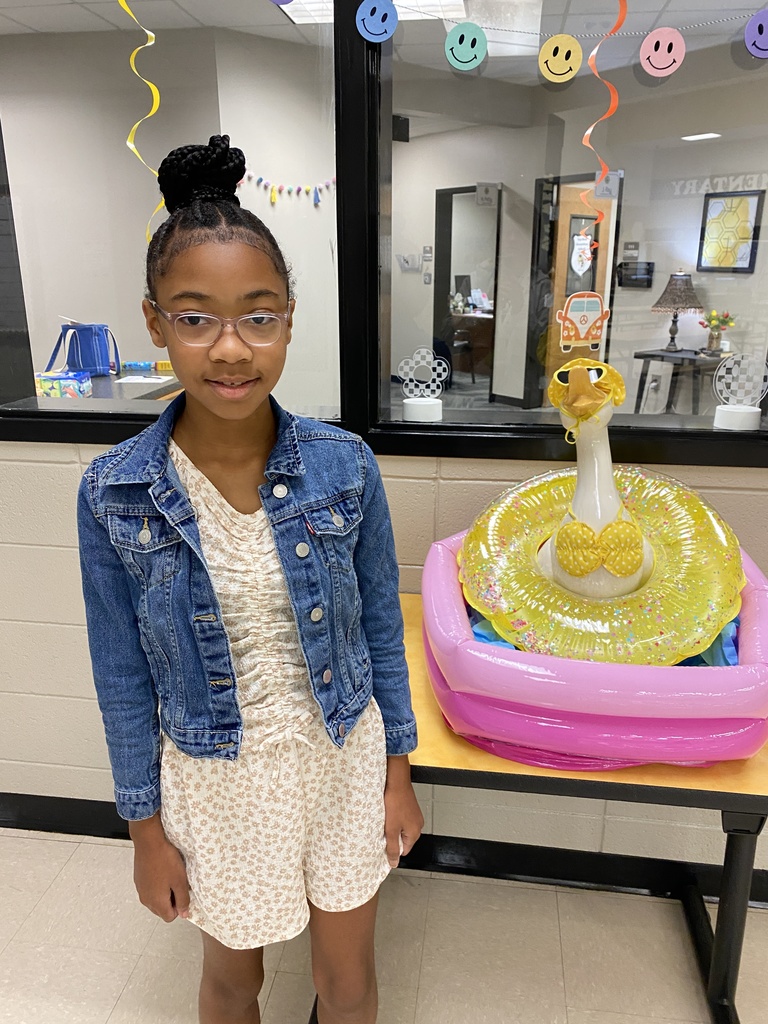 A student posing with Lucy Goose! Happy Birthday to the following students who had a birthday recently! #happybirthday