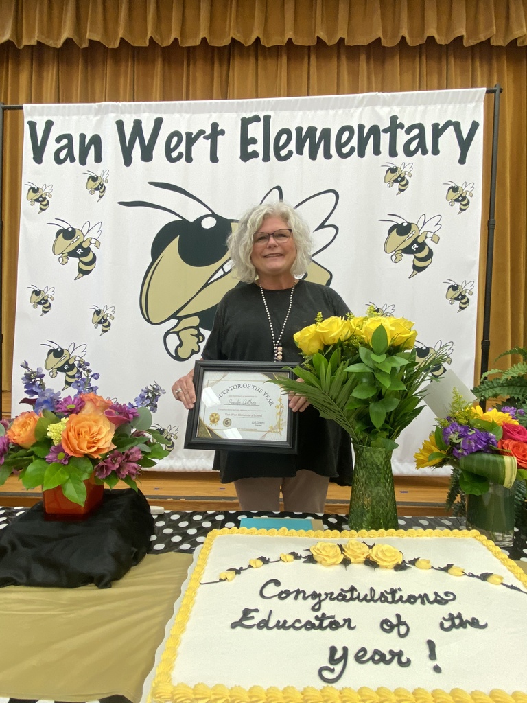 Congratulations to Ms. Sandie Guthrie our 2025-26 VWES Teacher of the Year!  Mrs. Guthrie pictured with her cake and certificate. 