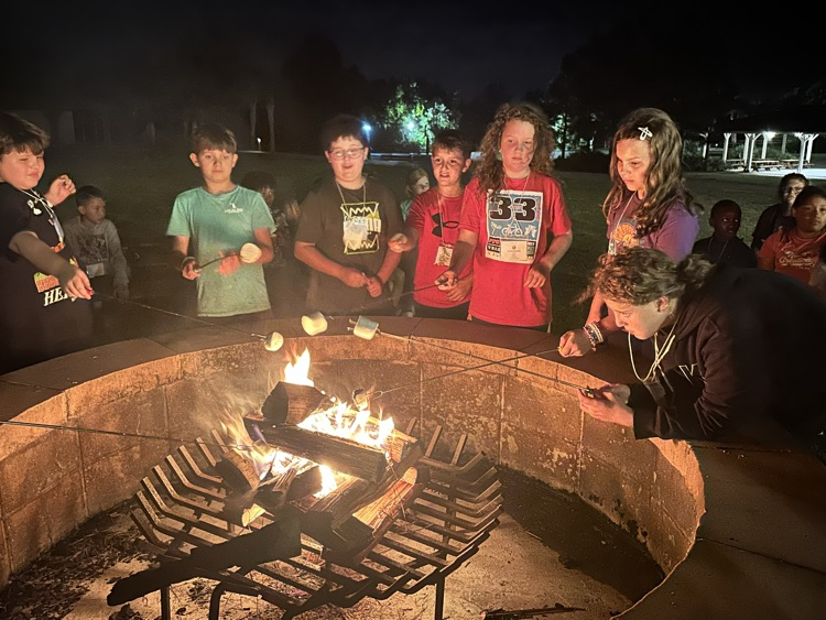 Mrs. Morris’s pep students exploring Jykell Island GA for a field trip. 