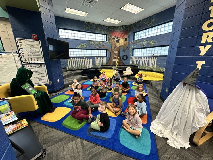 Mrs stringers’ class watching the mystery reader read creepy pair of underwear