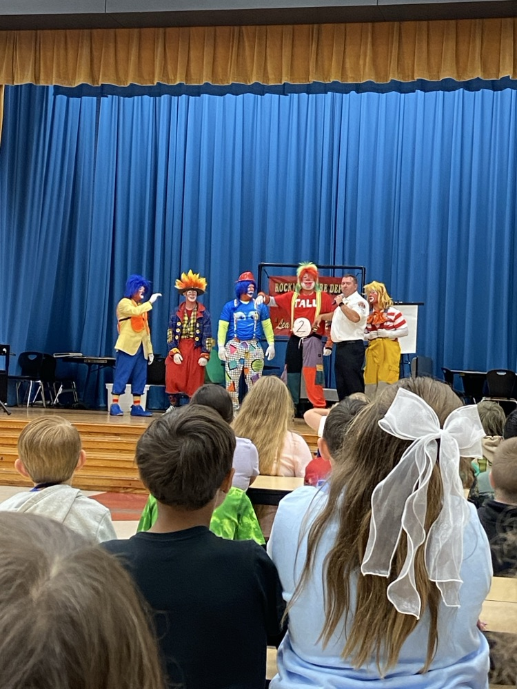 A big thank you to our Rockmart Fire Department!! They stopped by today and presented a fire prevention presentation to our 3-5th grade students. #stopdroproll