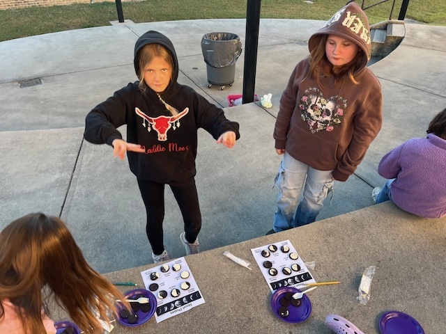4th Grade Fun with Oreos and the Phases of the Moon!