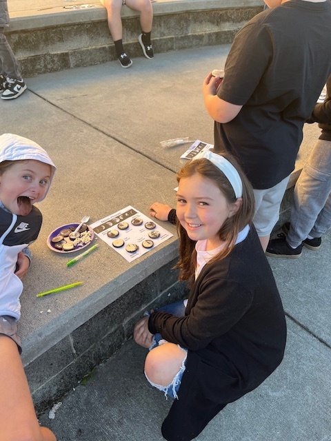 4th Grade Fun with Oreos and the Phases of the Moon!