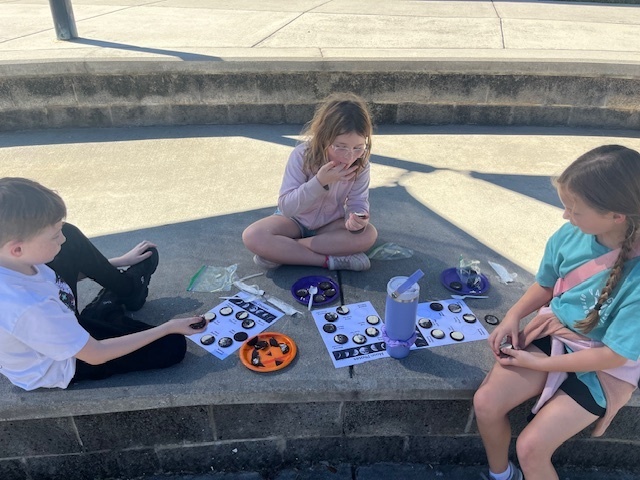 4th Grade Fun with Oreos and the Phases of the Moon!