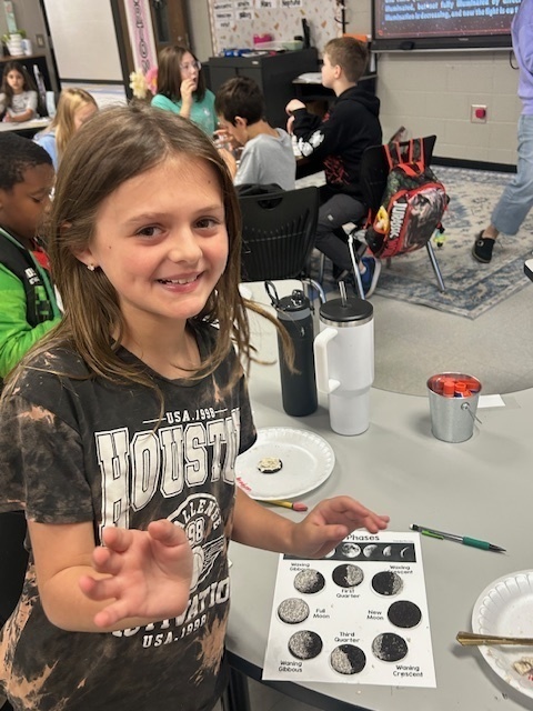4th Grade Fun with Oreos and the Phases of the Moon!