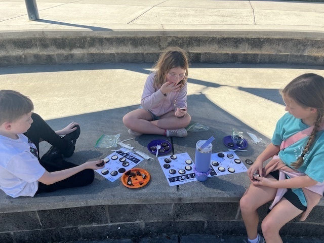 4th Grade Fun with Oreos and the Phases of the Moon!