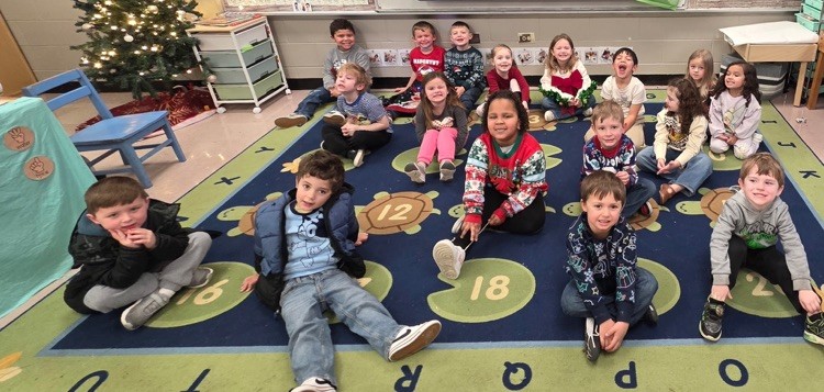 Ugly Sweater Day!💚