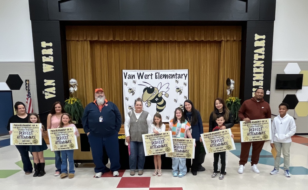Congratulations to our wonderful Perfect Attendance students! These students have no tardies, leave early days, or absences for the first semester! Way to go!  Picture is of our 4th grade perfect attendance students and parents that attended awards today. 