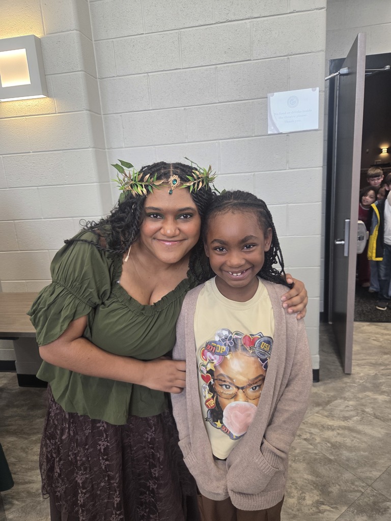 2nd grade at the field trip watching RHS student perform a musical