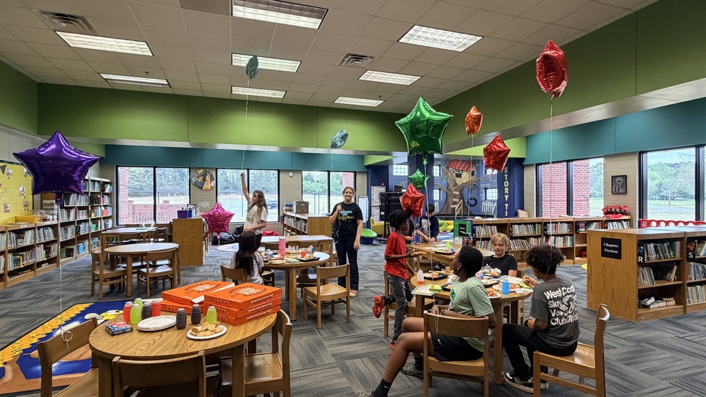 Congratulations to our 175 AR club members! These students earned their pizza party, certificates, candy, and balloons yesterday. Most of these students already have 200+ AR points. 