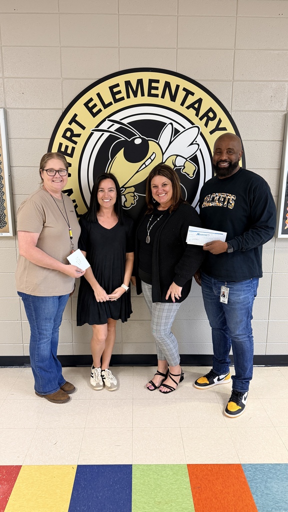 Van Wert Elementary had the most "Child Safe" flyers returned this school year in Polk! We are proud to be a part of keeping our children safe!  Picture of Mrs. Kersey (the most kids in the school were from her class), Mrs. Garcia our parent involvment person, and Mr. Z with the Globe  program lady. 