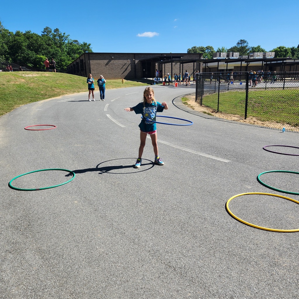 3rd grade is wild about field day
