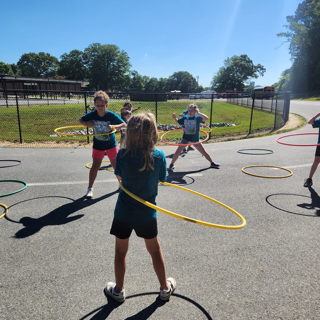 3rd grade is wild about field day