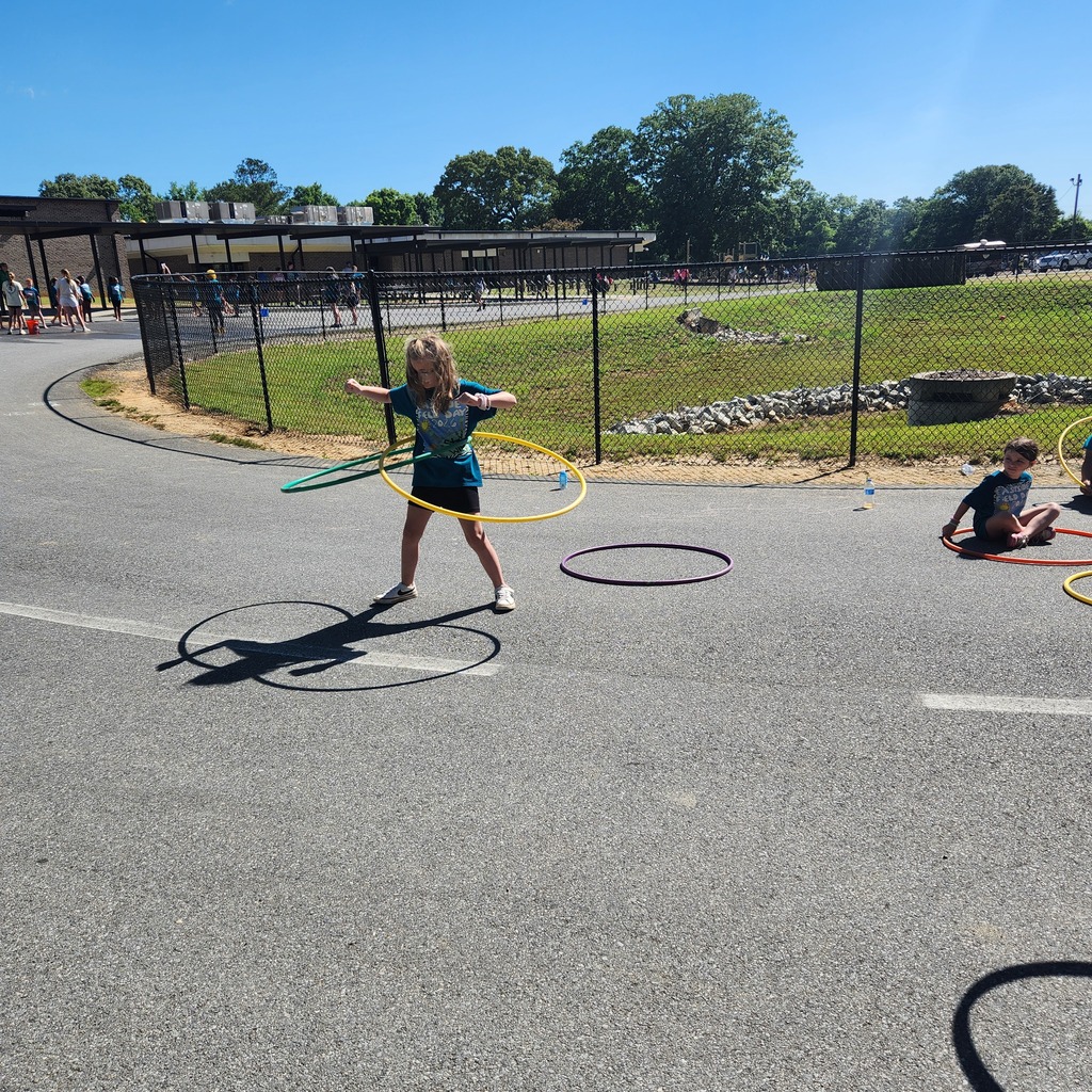 3rd grade is wild about field day