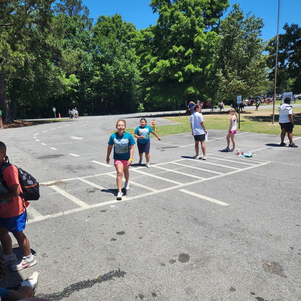 3rd grade is wild about field day