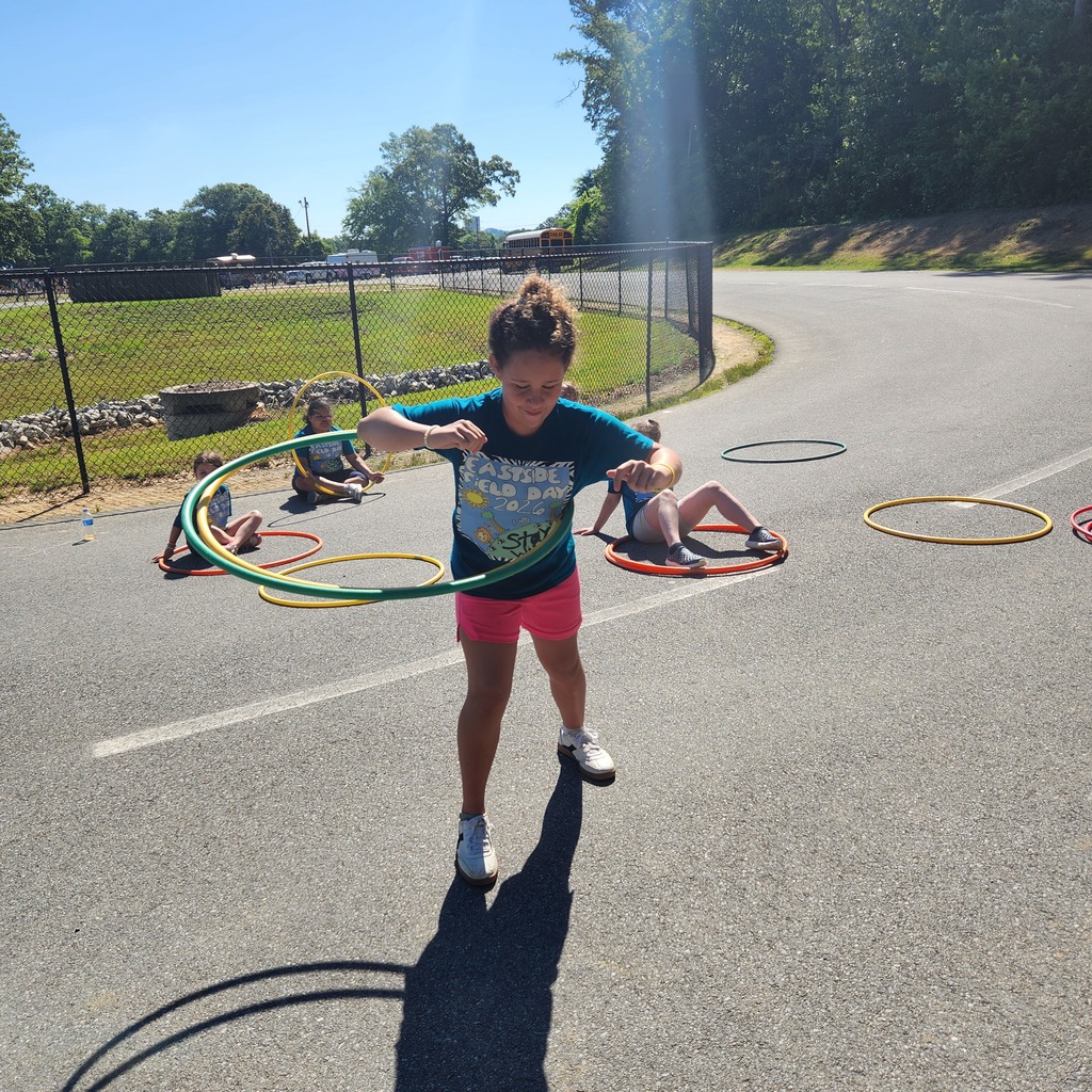3rd grade is wild about field day