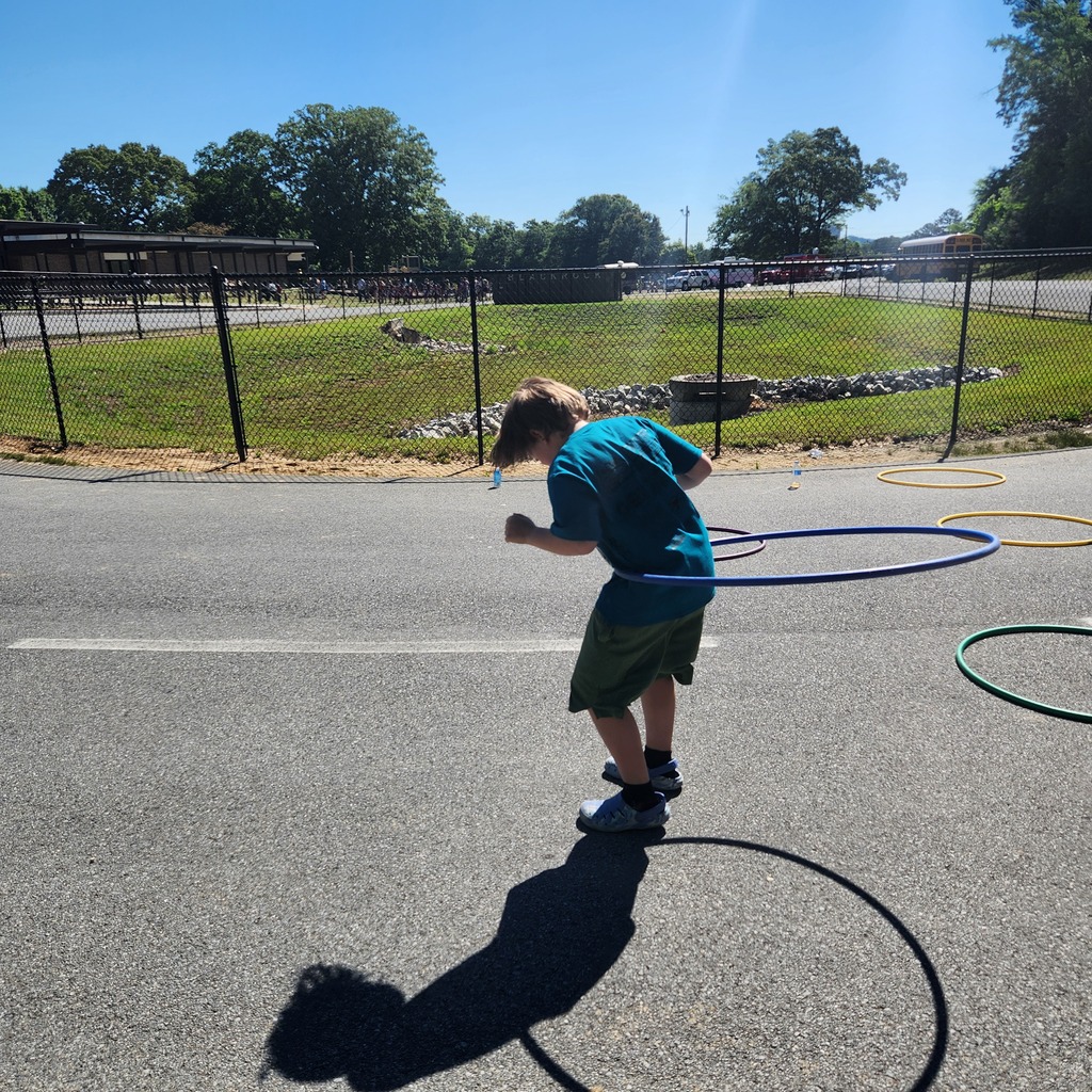 3rd grade is WILD about field day!