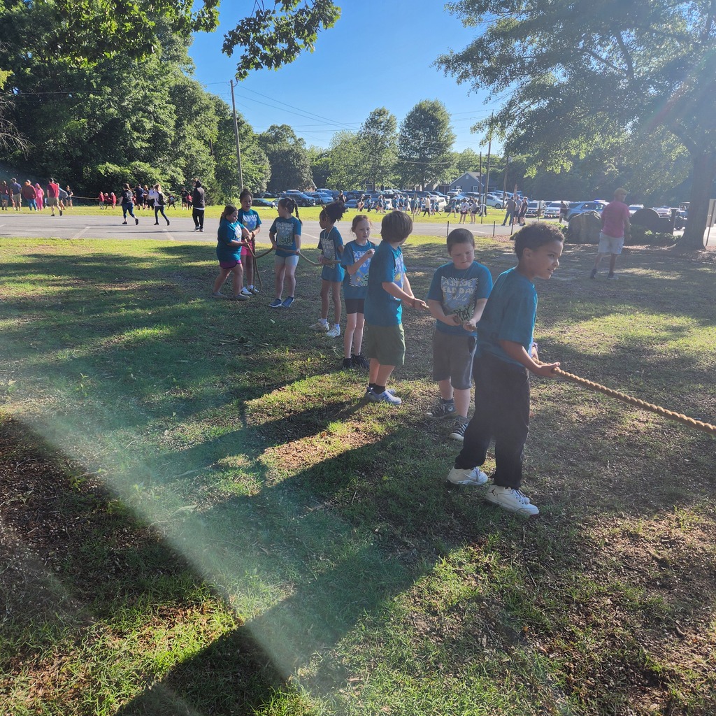 3rd grade is WILD about field day!