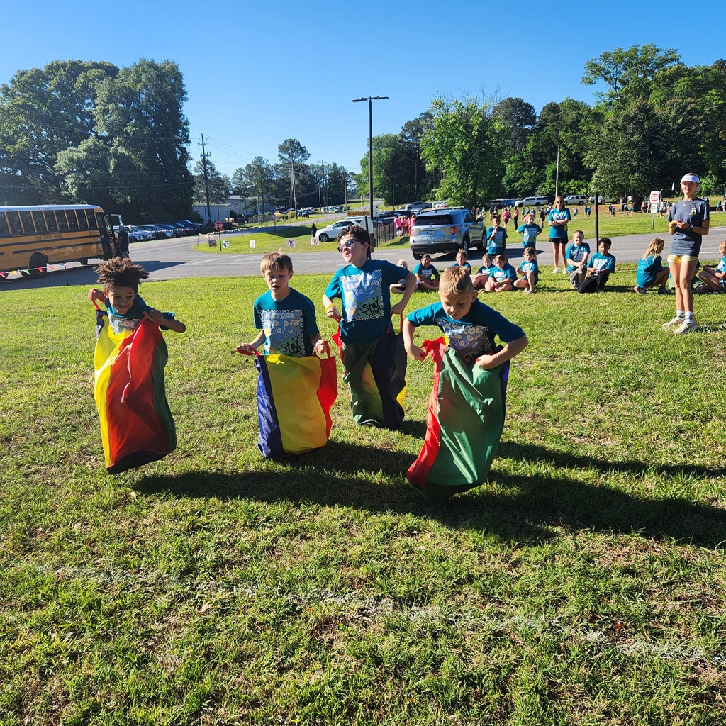 3rd grade is WILD about field day!