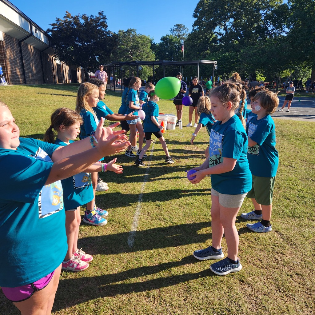 3rd grade is WILD about field day!
