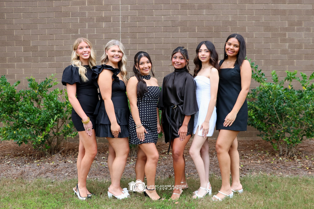 Senior Reps - Ella Popham. Kymble Bentley, Genesis Bahena-Roman, Zulgelly Gomez Godinez, Deselie Vazquez, Azilynn Dorsey