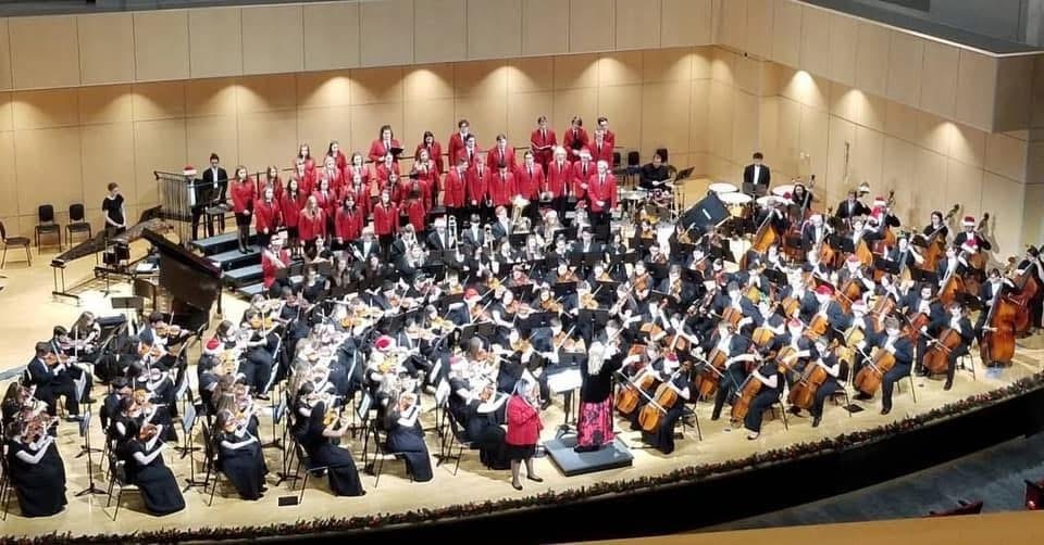 Photo of orchestra on the stage of the concert hall